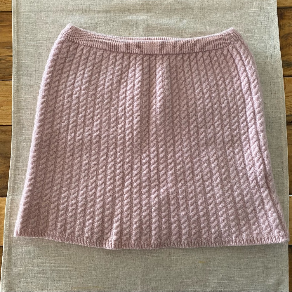 Size Small 100% WOOL Lovely Cable Knit Vintage Pink Mini Skirt